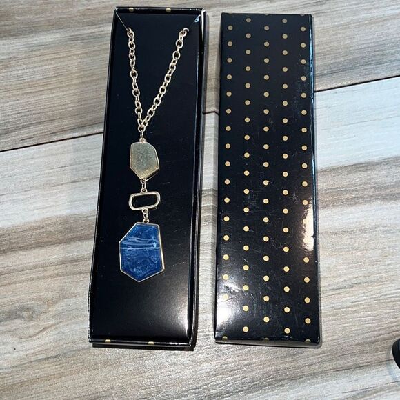 NEW Boxed Jaclyn Smith Jewelry Gold Tone With Green Druzy And Blue 32” Chain - Picture 1 of 7